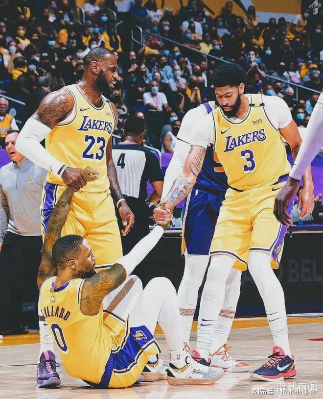 包含利拉德赛后谦逊发言登热搜,曼城绝杀皇家马德里引发热议的词条 包含利拉德赛后谦逊发言登热搜,曼城绝杀皇家马德里引发热议的词条